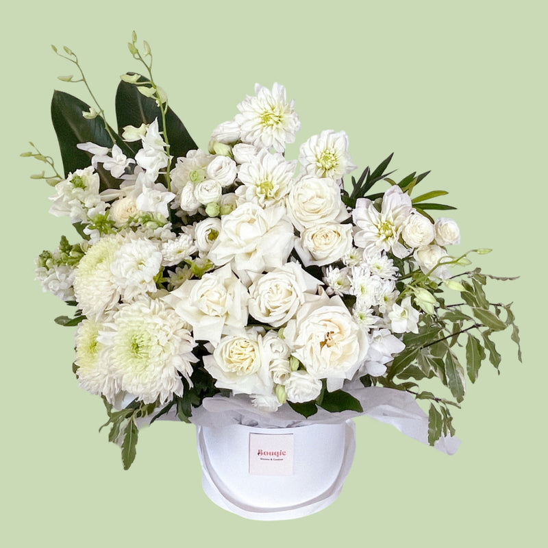 Sympathy White Round Bloom Box
