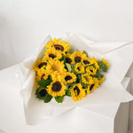 Beautiful Single Variety Flower bouquets with sunflowers. Free flower delivery Sydney. Sydney Florist. Bouqie Flower subscription. 